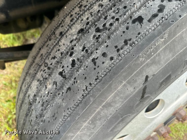 image for item EJ2726 2010 Freightliner Columbia semi truck