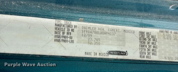 image for item EJ2726 2010 Freightliner Columbia semi truck