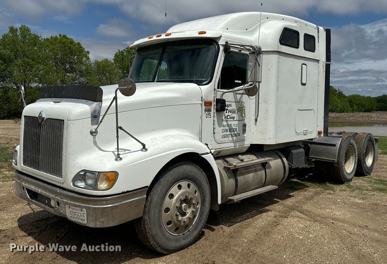 image for item EJ2727 2007 International  9400i semi truck