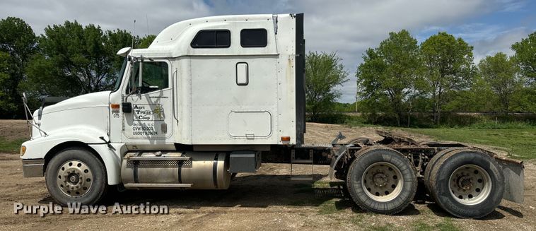 image for item EJ2727 2007 International  9400i semi truck