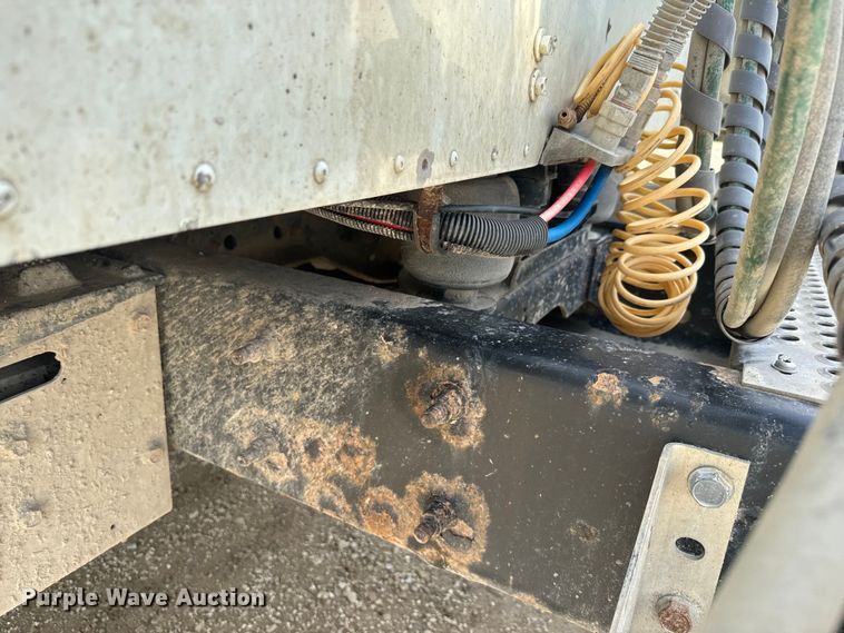 image for item EJ2727 2007 International  9400i semi truck