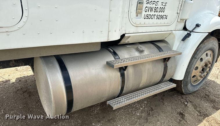 image for item EJ2727 2007 International  9400i semi truck