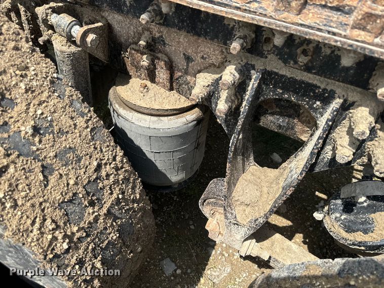 image for item EJ2727 2007 International  9400i semi truck