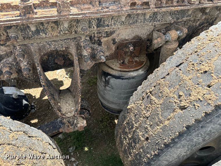 image for item EJ2727 2007 International  9400i semi truck