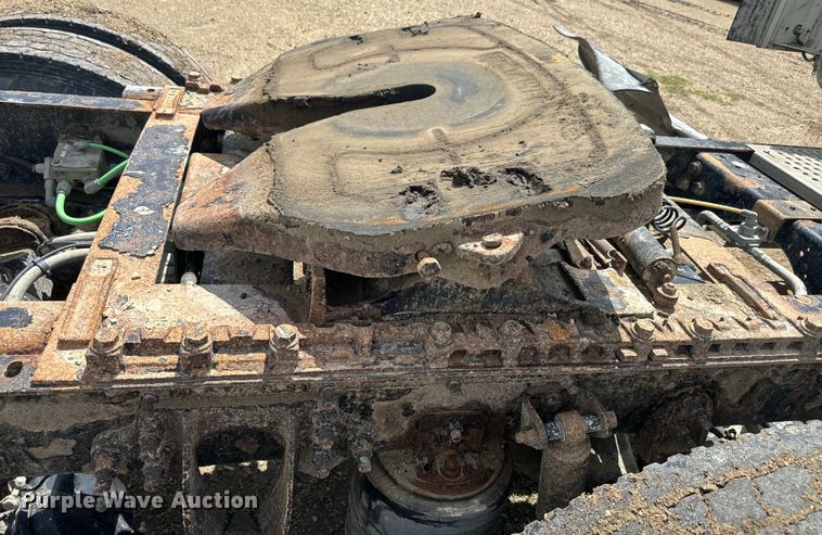 image for item EJ2727 2007 International  9400i semi truck