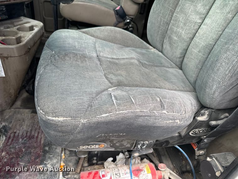 image for item EJ2727 2007 International  9400i semi truck