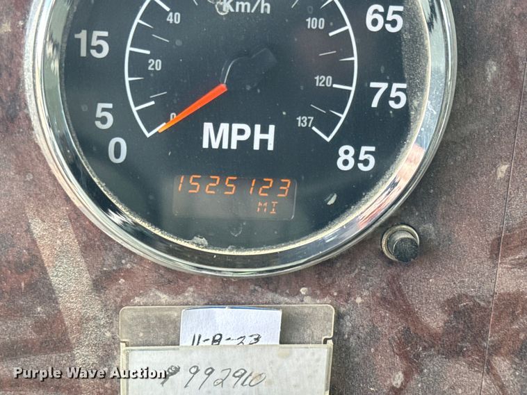 image for item EJ2727 2007 International  9400i semi truck