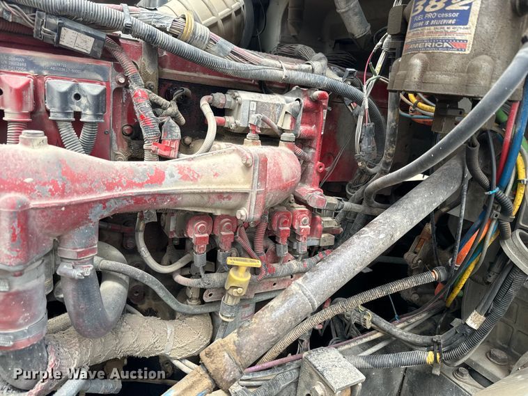 image for item EJ2727 2007 International  9400i semi truck