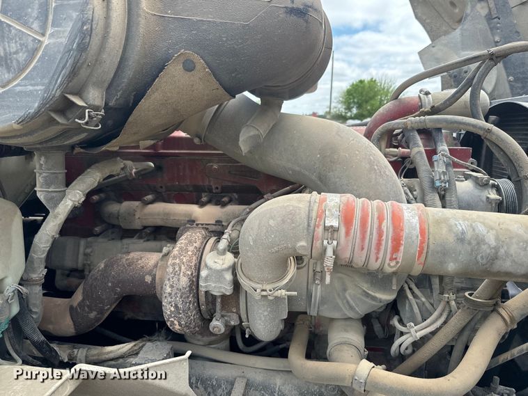 image for item EJ2727 2007 International  9400i semi truck