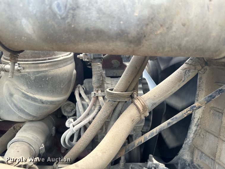 image for item EJ2727 2007 International  9400i semi truck