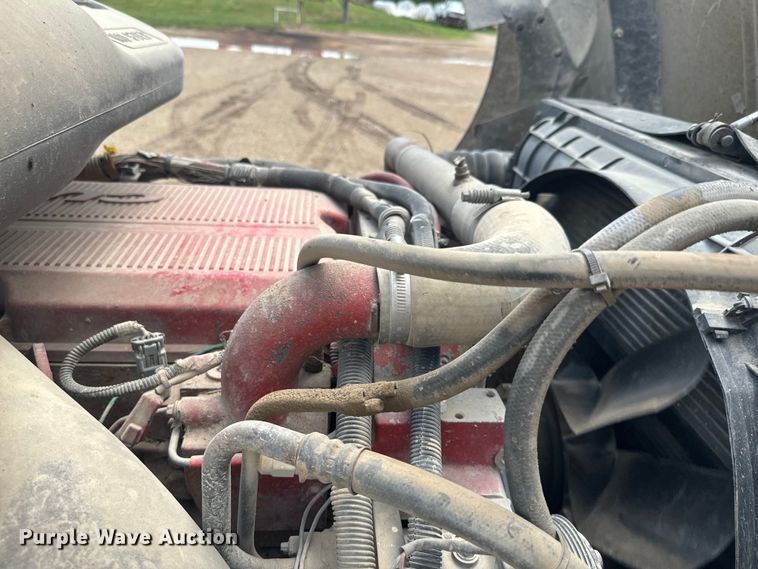 image for item EJ2727 2007 International  9400i semi truck