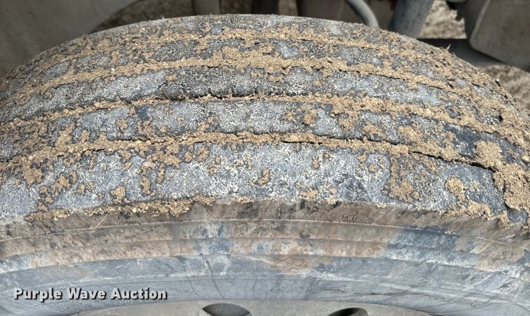 image for item EJ2727 2007 International  9400i semi truck