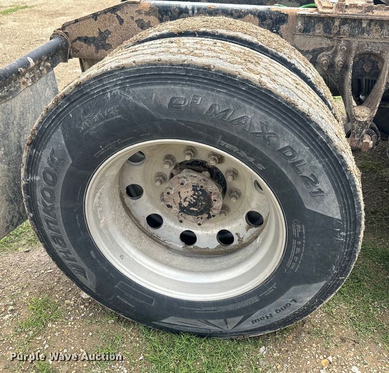 image for item EJ2727 2007 International  9400i semi truck