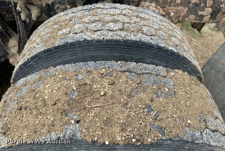 image for item EJ2727 2007 International  9400i semi truck