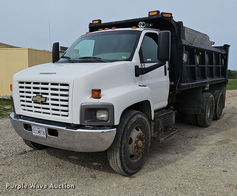 image for item EJ5367 2003 Chevrolet C8500 dump truck