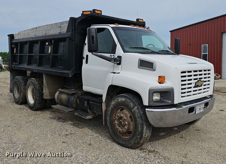 image for item EJ5367 2003 Chevrolet C8500 dump truck