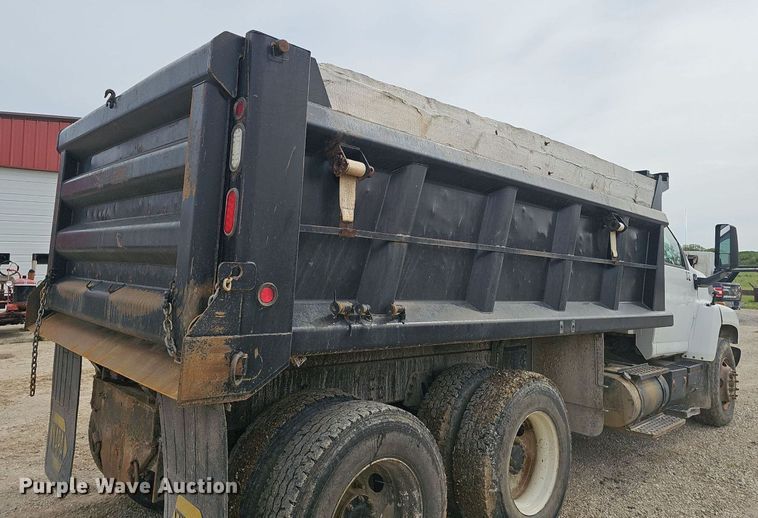 image for item EJ5367 2003 Chevrolet C8500 dump truck