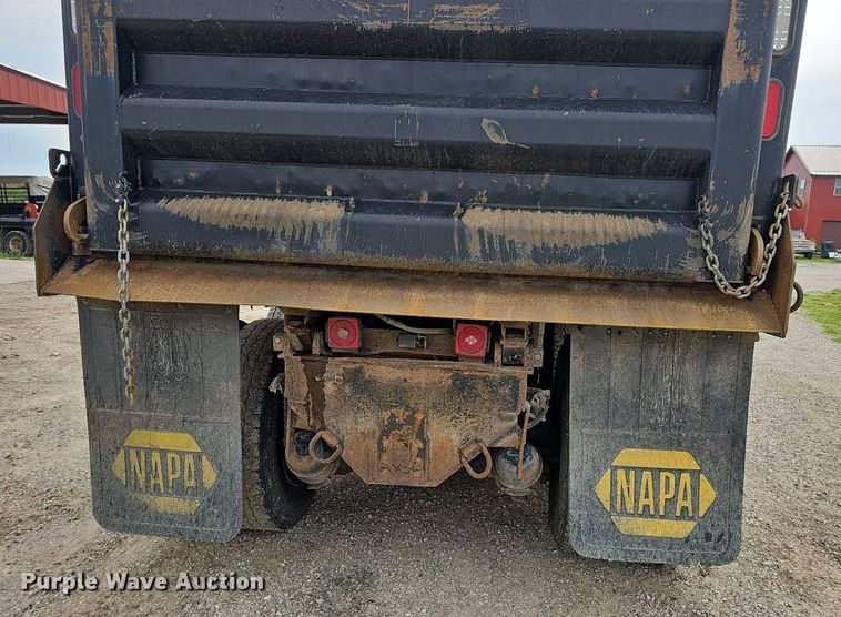 image for item EJ5367 2003 Chevrolet C8500 dump truck