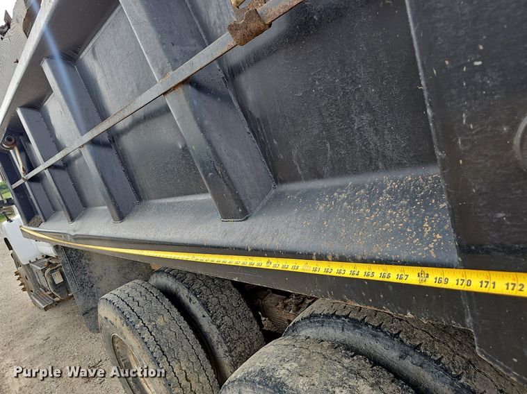 image for item EJ5367 2003 Chevrolet C8500 dump truck