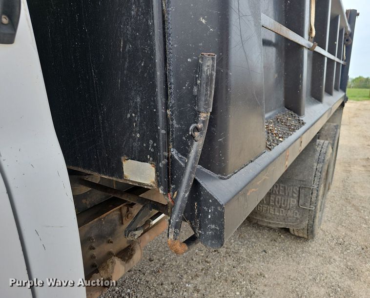 image for item EJ5367 2003 Chevrolet C8500 dump truck