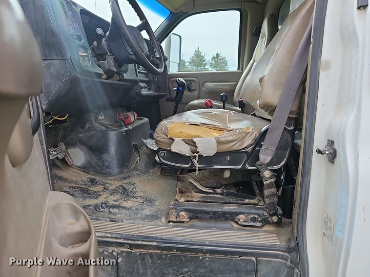 image for item EJ5367 2003 Chevrolet C8500 dump truck