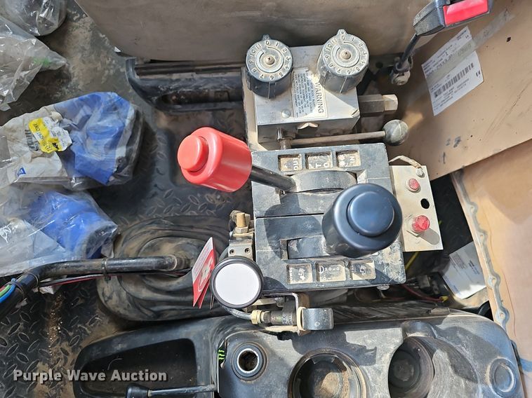 image for item EJ5367 2003 Chevrolet C8500 dump truck