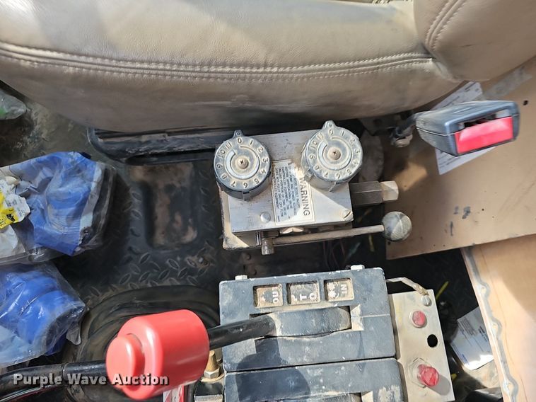 image for item EJ5367 2003 Chevrolet C8500 dump truck