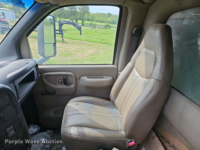 image for item EJ5367 2003 Chevrolet C8500 dump truck