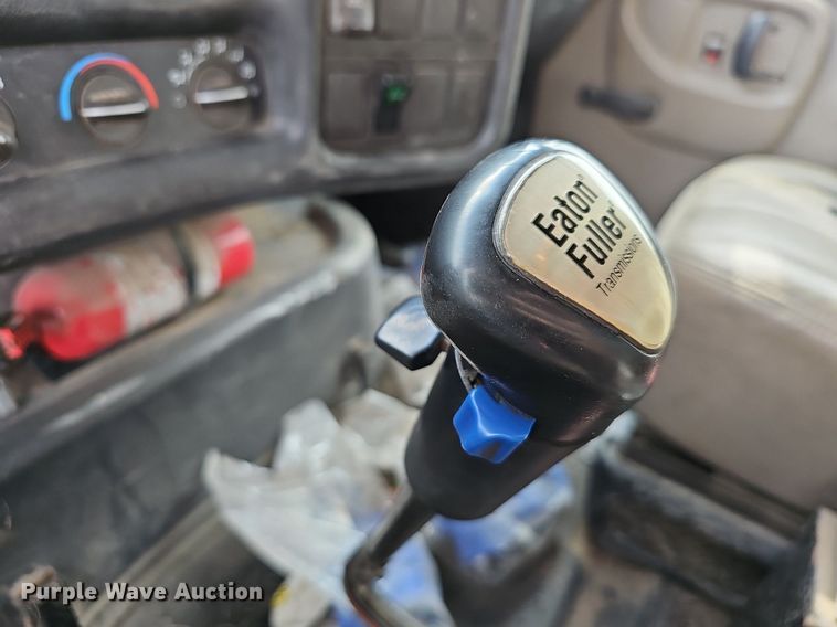 image for item EJ5367 2003 Chevrolet C8500 dump truck