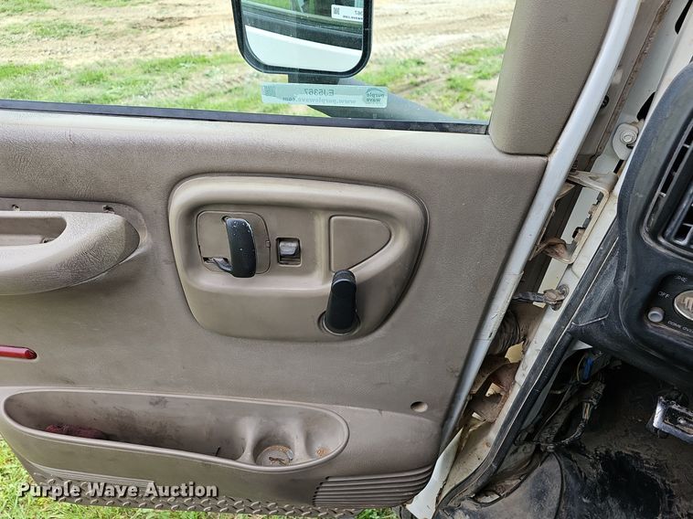 image for item EJ5367 2003 Chevrolet C8500 dump truck