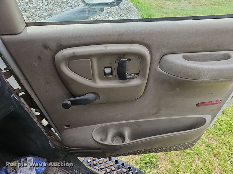 image for item EJ5367 2003 Chevrolet C8500 dump truck