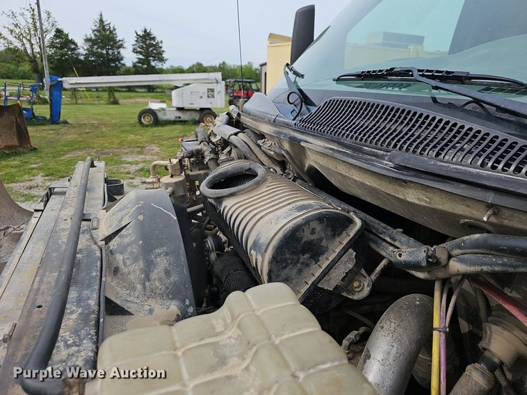 image for item EJ5367 2003 Chevrolet C8500 dump truck