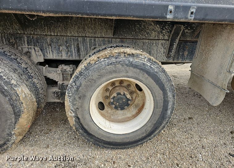 image for item EJ5367 2003 Chevrolet C8500 dump truck