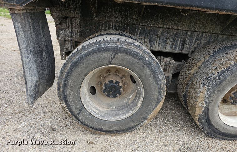 image for item EJ5367 2003 Chevrolet C8500 dump truck