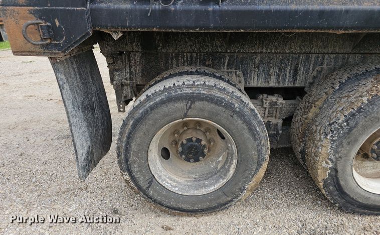 image for item EJ5367 2003 Chevrolet C8500 dump truck