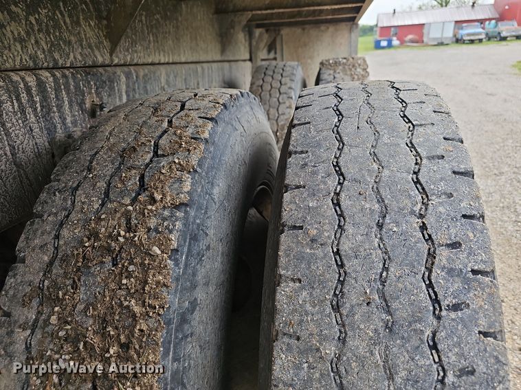 image for item EJ5367 2003 Chevrolet C8500 dump truck