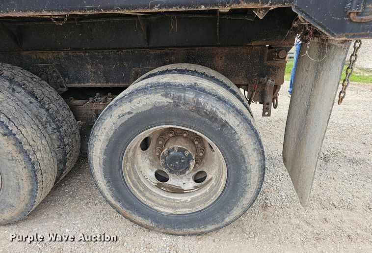 image for item EJ5367 2003 Chevrolet C8500 dump truck