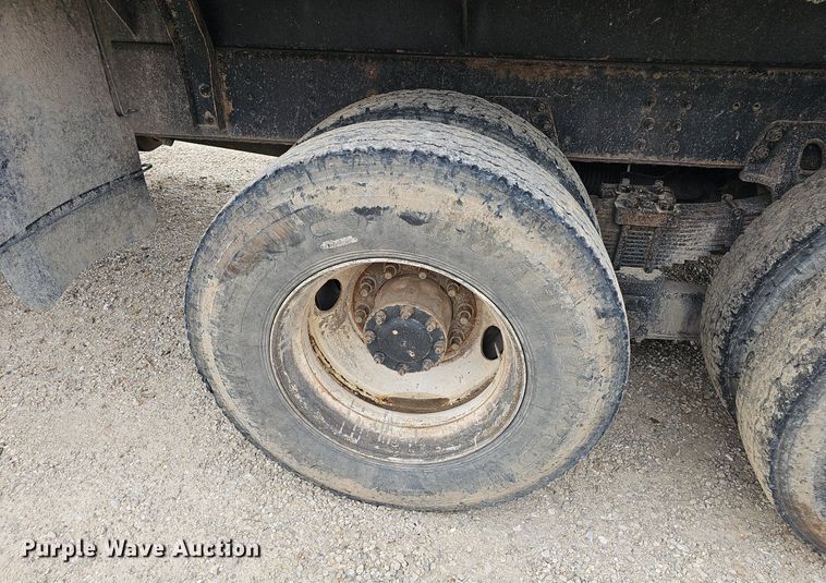 image for item EJ5367 2003 Chevrolet C8500 dump truck