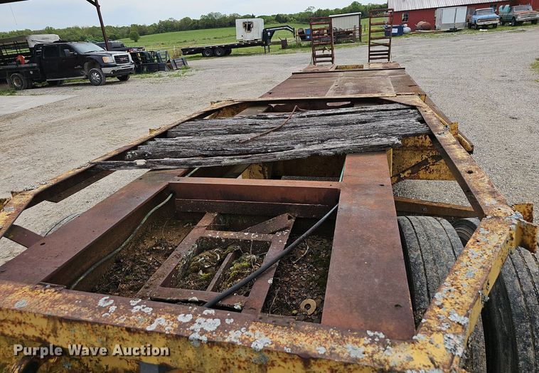 image for item EJ5368 1952 La Crosse DF6T 20F equipment trailer