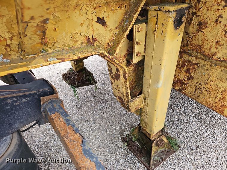 image for item EJ5368 1952 La Crosse DF6T 20F equipment trailer