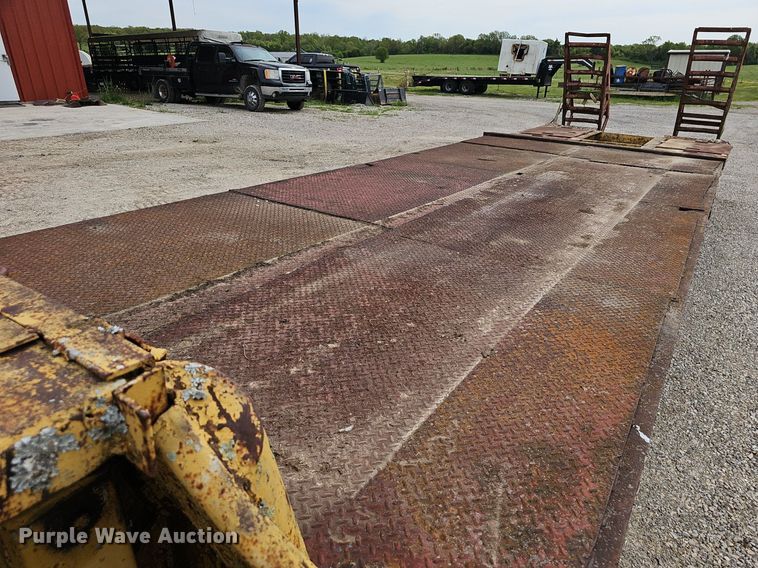 image for item EJ5368 1952 La Crosse DF6T 20F equipment trailer