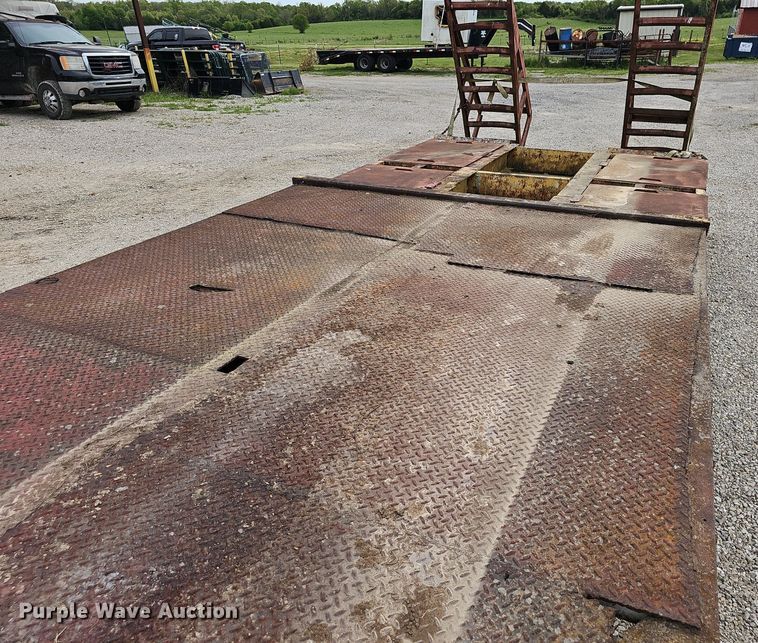 image for item EJ5368 1952 La Crosse DF6T 20F equipment trailer