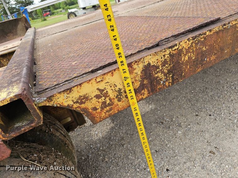 image for item EJ5368 1952 La Crosse DF6T 20F equipment trailer