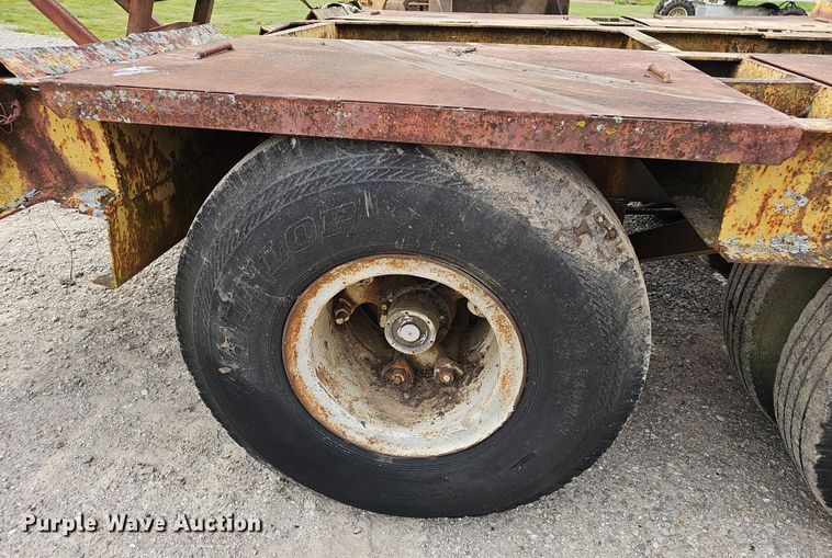 image for item EJ5368 1952 La Crosse DF6T 20F equipment trailer