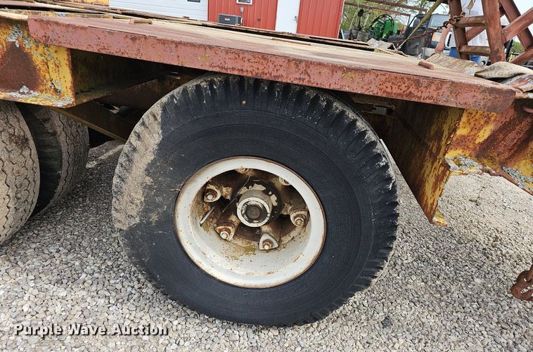 image for item EJ5368 1952 La Crosse DF6T 20F equipment trailer