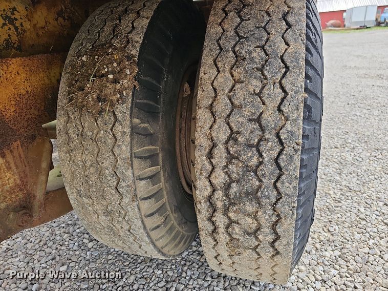 image for item EJ5368 1952 La Crosse DF6T 20F equipment trailer