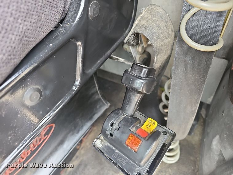 image for item EJ6098 2004 Peterbilt  379 semi truck