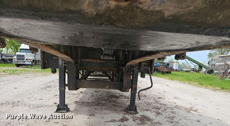 image for item EJ6325 2005 Lufkin  Paymaster  drop deck equipment trailer