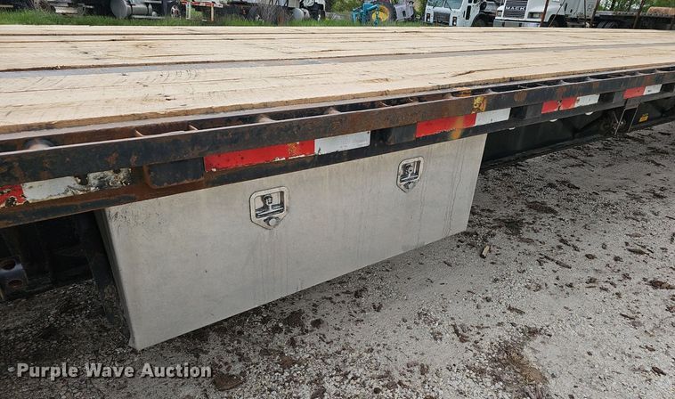 image for item EJ6325 2005 Lufkin  Paymaster  drop deck equipment trailer