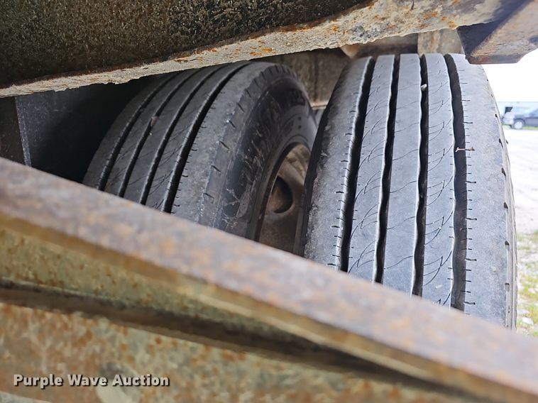 image for item EJ6325 2005 Lufkin  Paymaster  drop deck equipment trailer